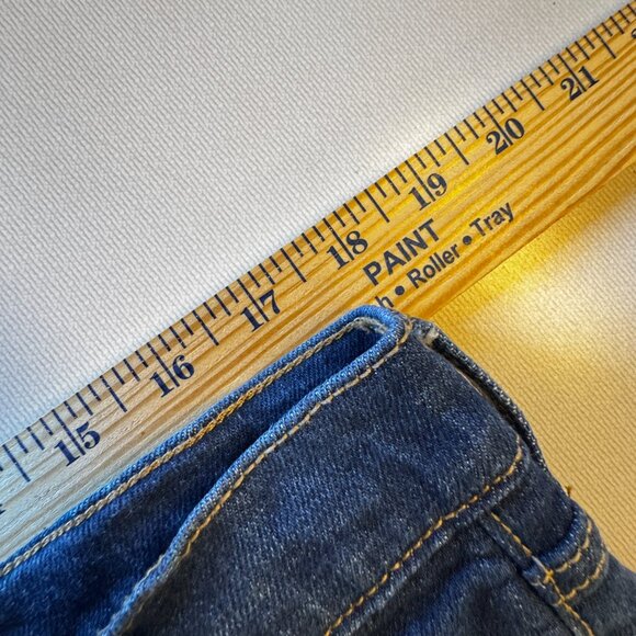 Old Navy Denim Shorts Womens Size 16 Sky-Hi A-Line Higher High-Rise Cut-Offs - Picture 5 of 9